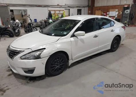 2015 Nissan Altima 2.5 S z USA, uszkodzony, nr VIN 1N4AL3AP7FC108248